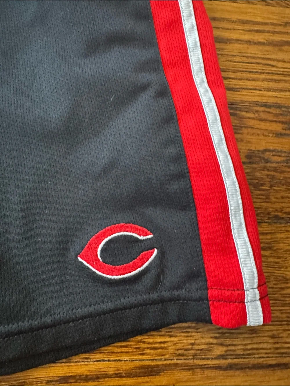 CINCINNATI REDS Nike Black & Red Athletic Shorts